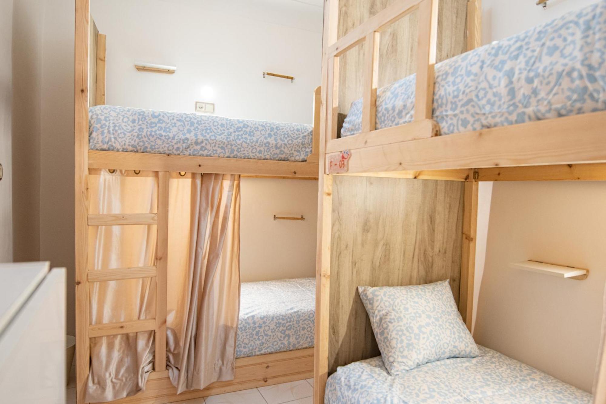 Hostal Smile *